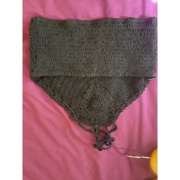B-O-G COLLECTIVE Crochet Knit Halter Crop Top Small S Black - Picture 3 of 4